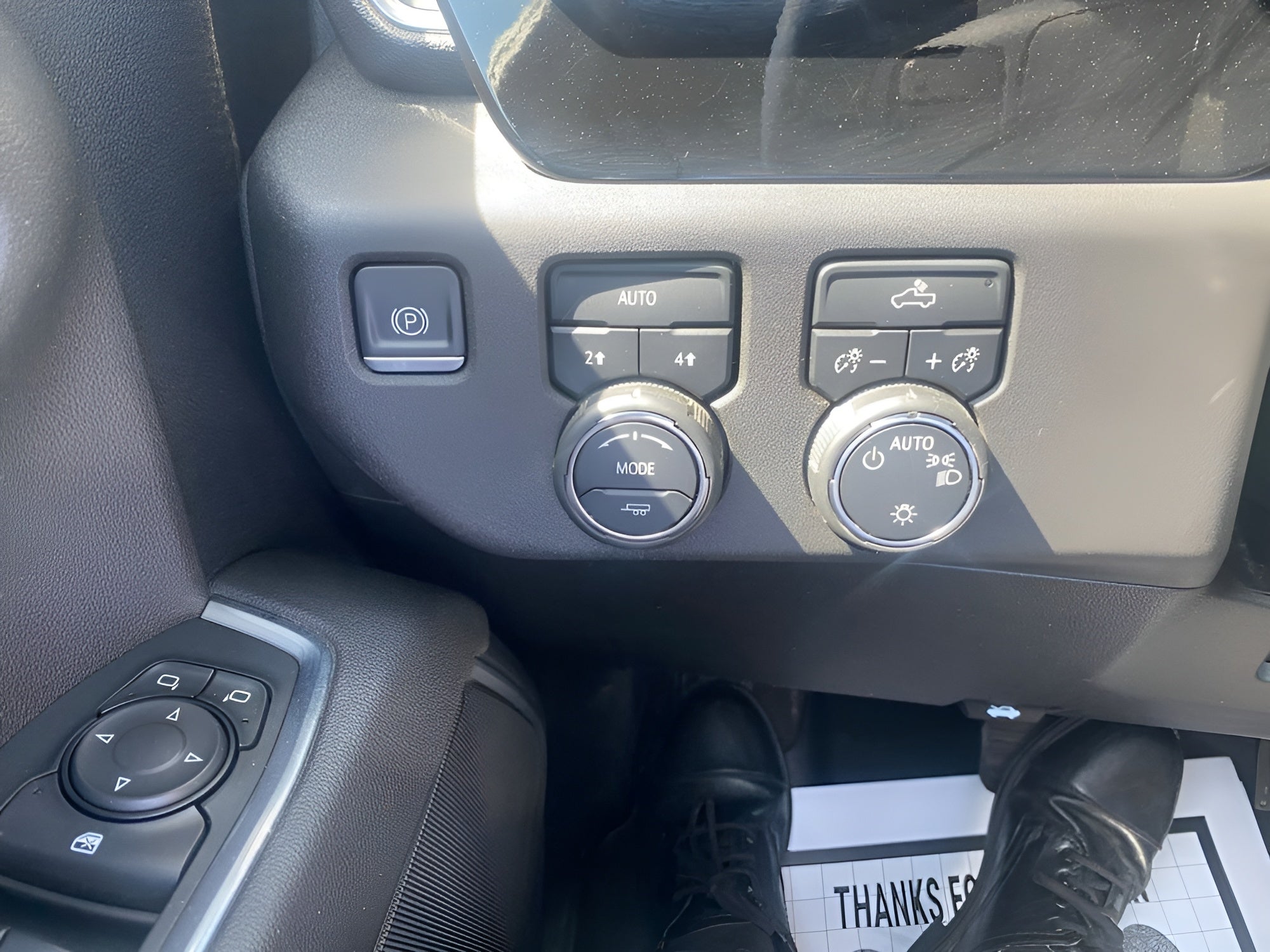 2022 Chevrolet Silverado 1500 4WD Crew Cab 147 LT w/2FL