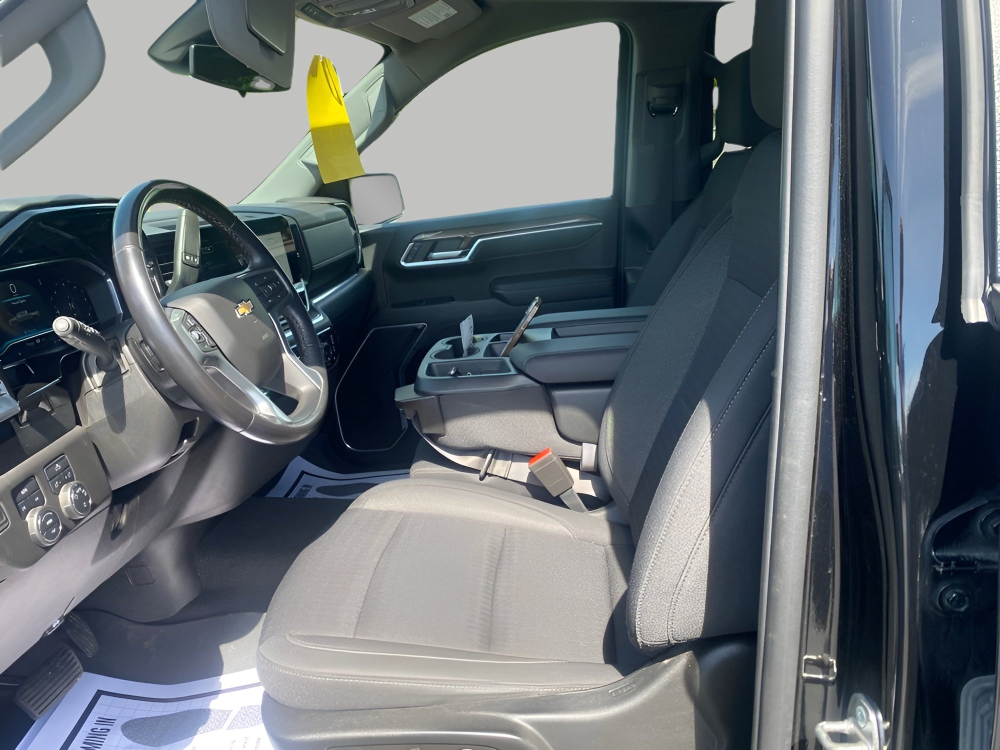 2022 Chevrolet Silverado 1500 4WD Crew Cab 147 LT w/2FL