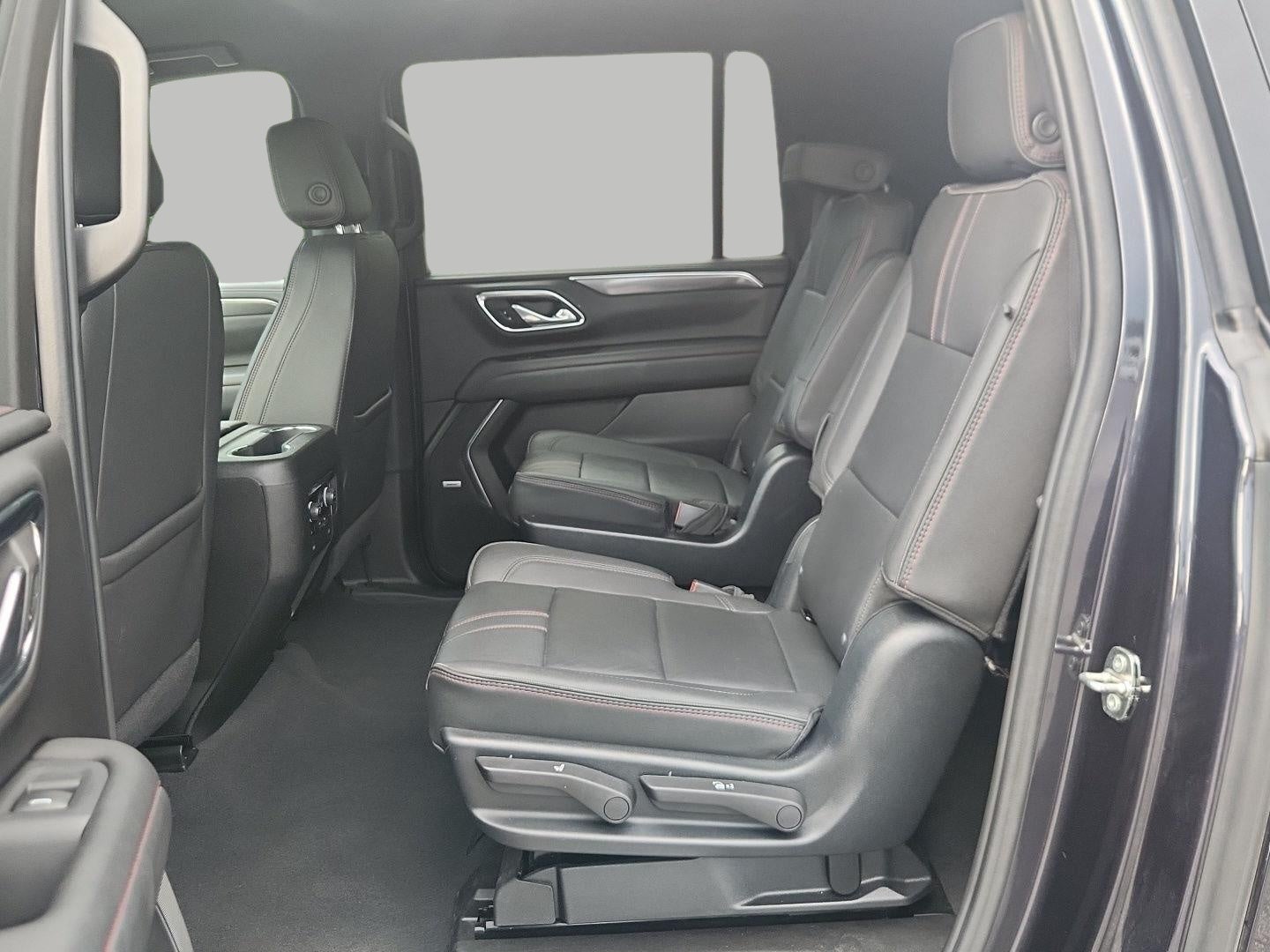 2023 Chevrolet Suburban 4WD 4dr RST