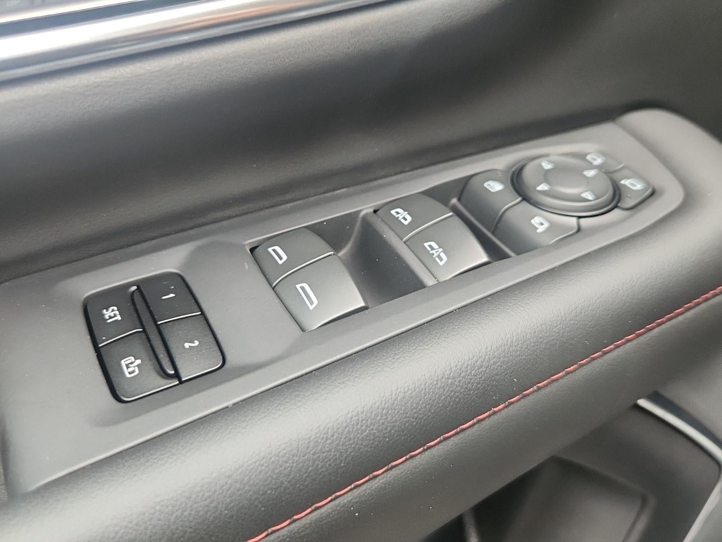 2023 Chevrolet Suburban 4WD 4dr RST