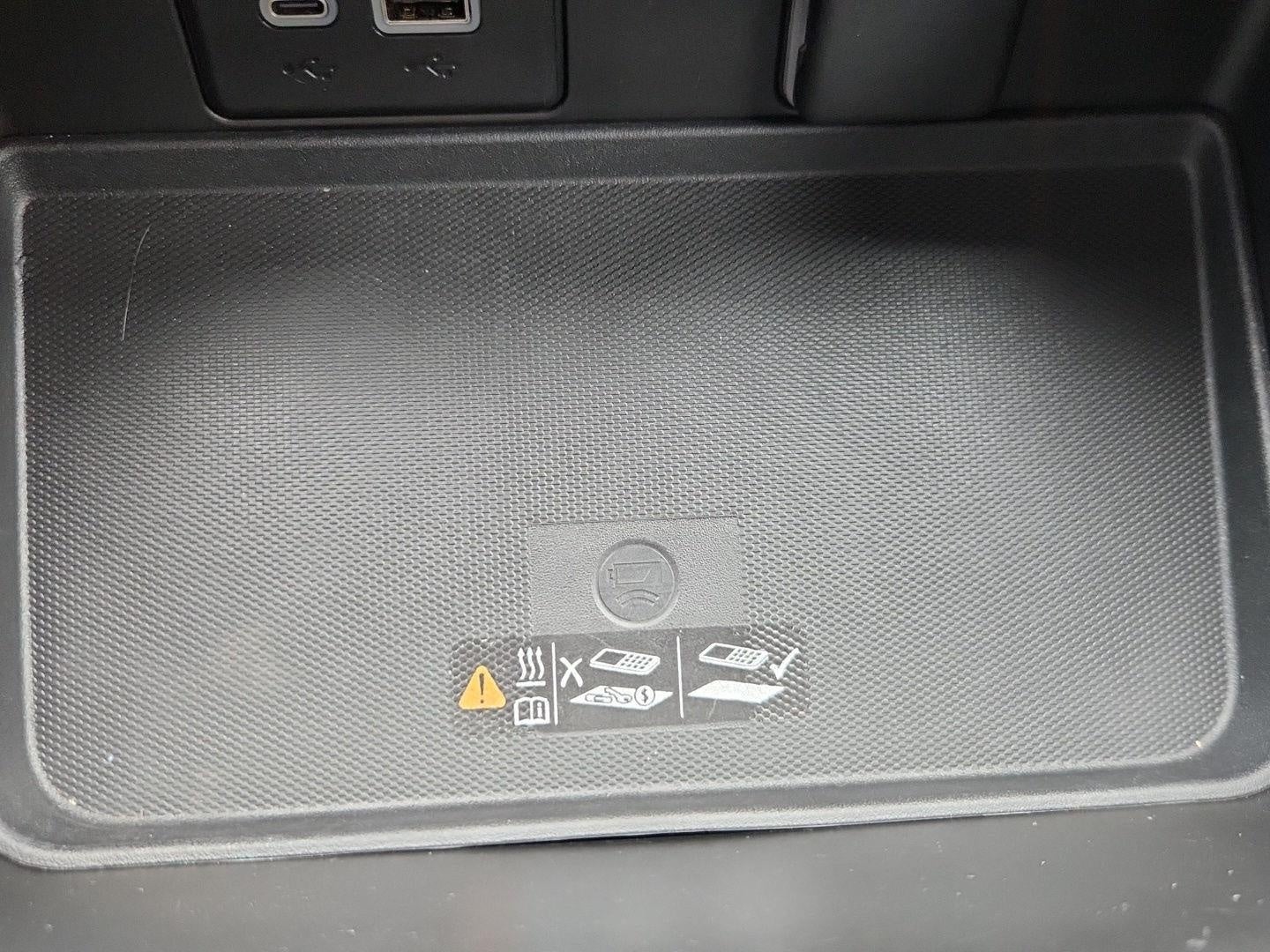 2023 Chevrolet Suburban 4WD 4dr RST