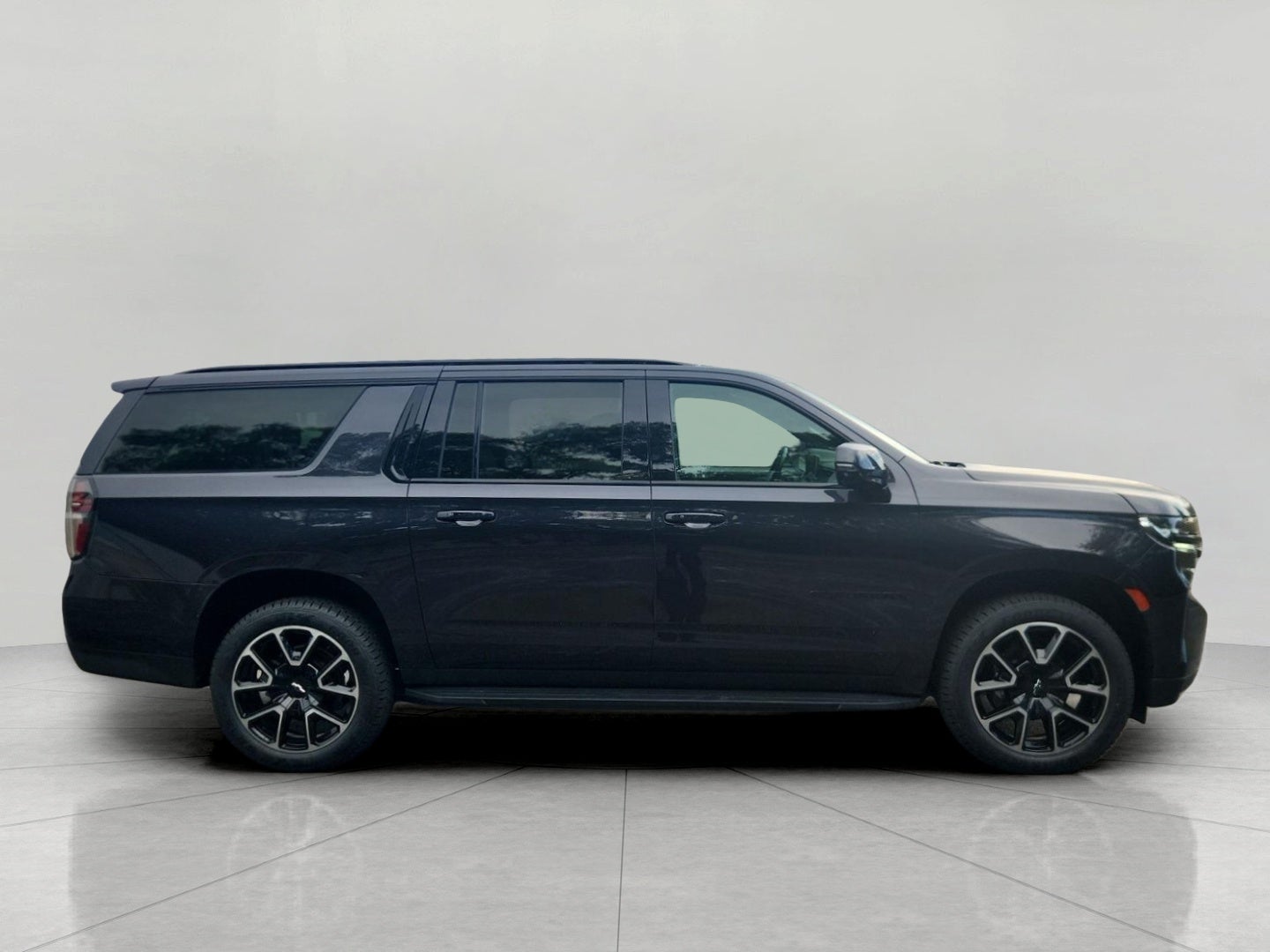 2023 Chevrolet Suburban 4WD 4dr RST