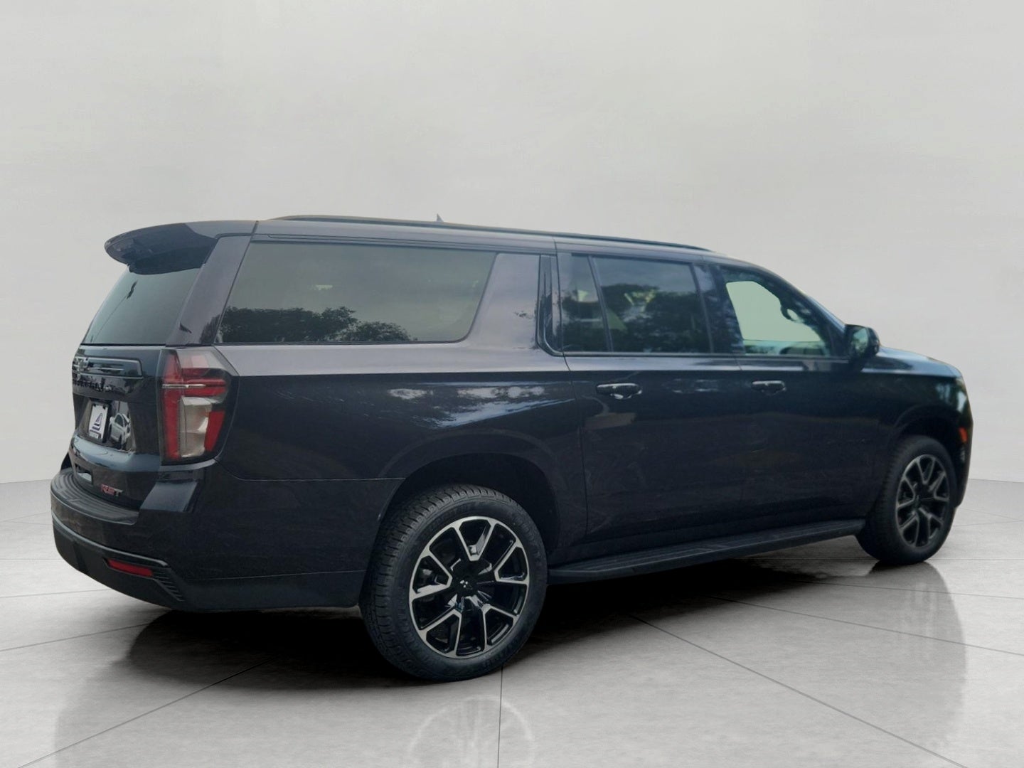 2023 Chevrolet Suburban 4WD 4dr RST