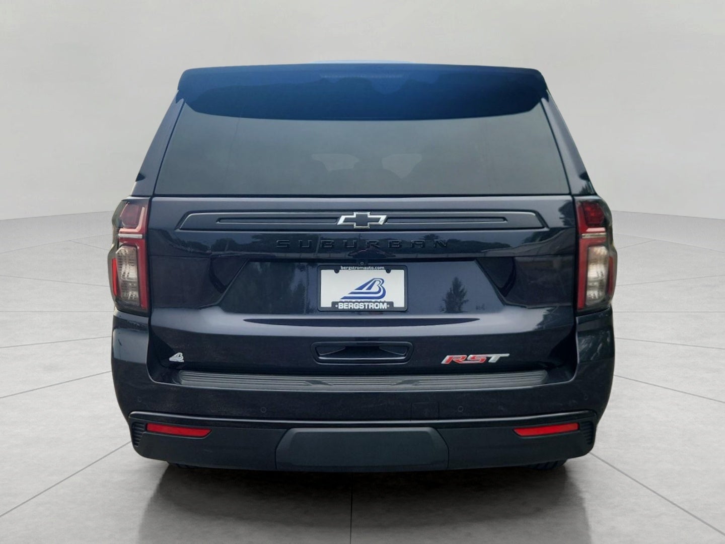 2023 Chevrolet Suburban 4WD 4dr RST