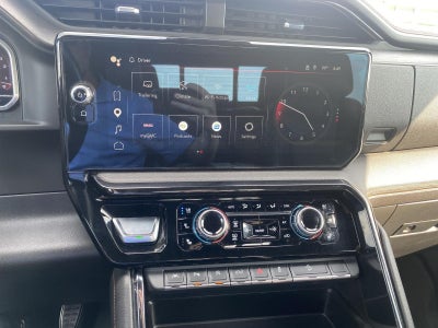 2023 GMC Sierra 1500 4WD Crew Cab 147 AT4