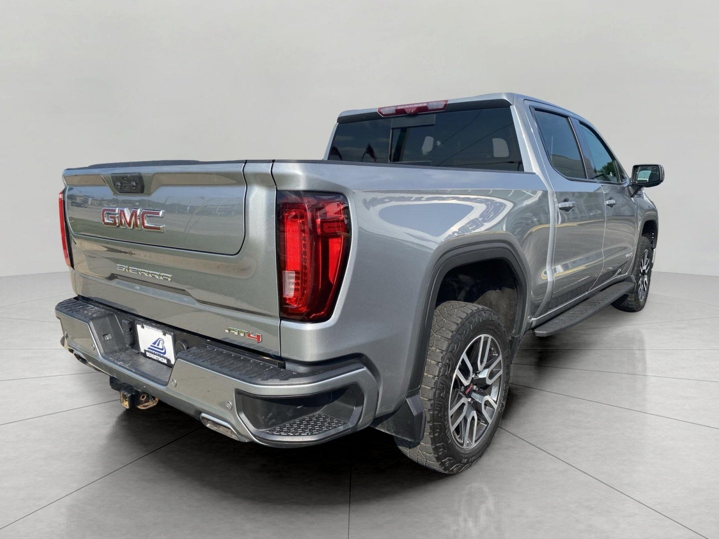 2023 GMC Sierra 1500 4WD Crew Cab 147 AT4