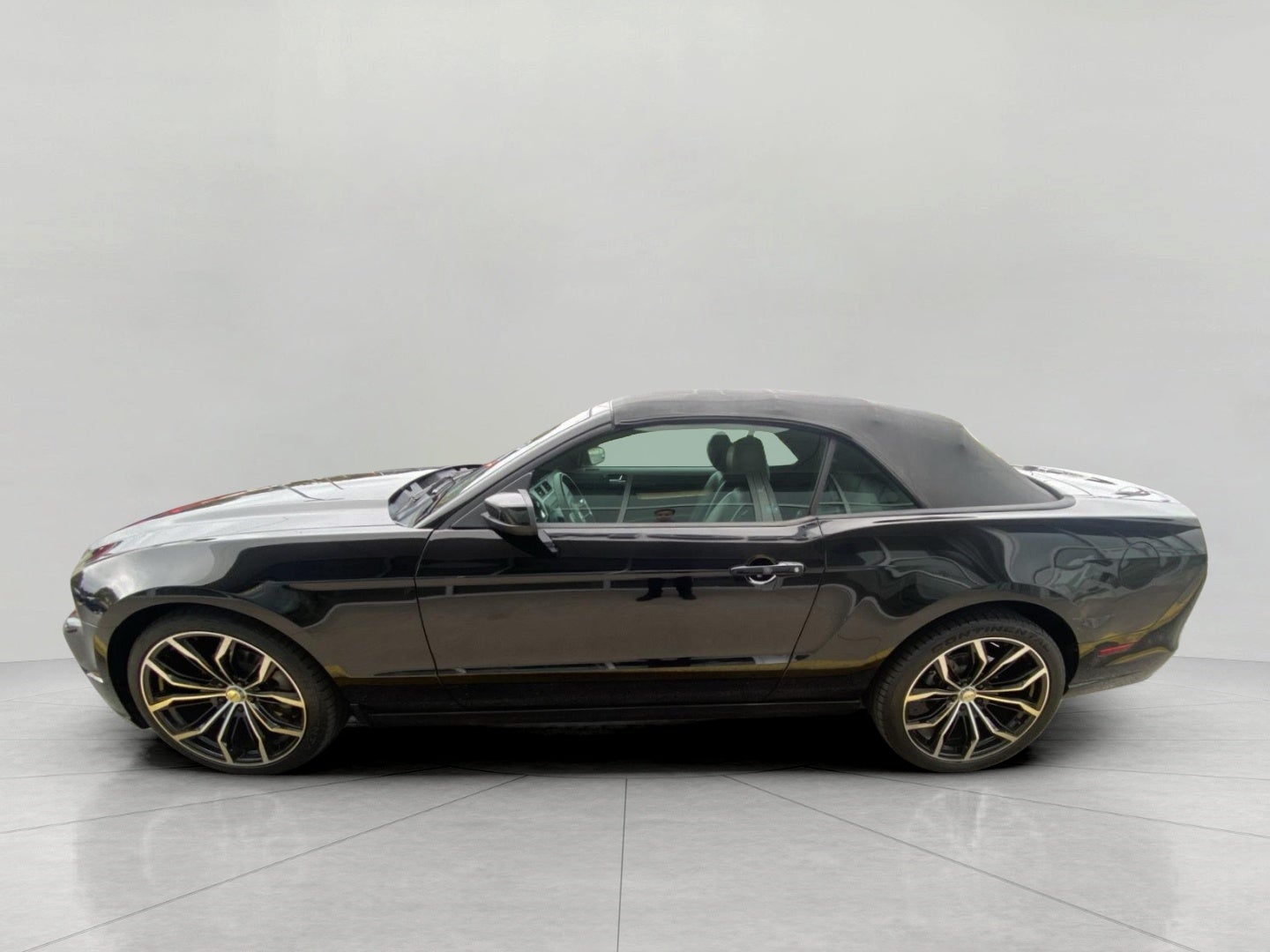 2013 Ford Mustang 2dr Conv V6 Premium