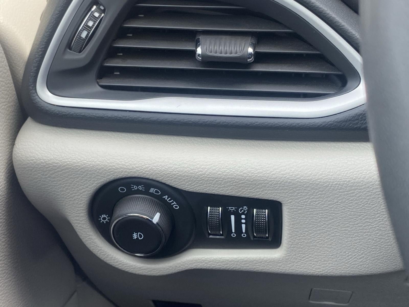 2024 Chrysler Pacifica Touring L FWD