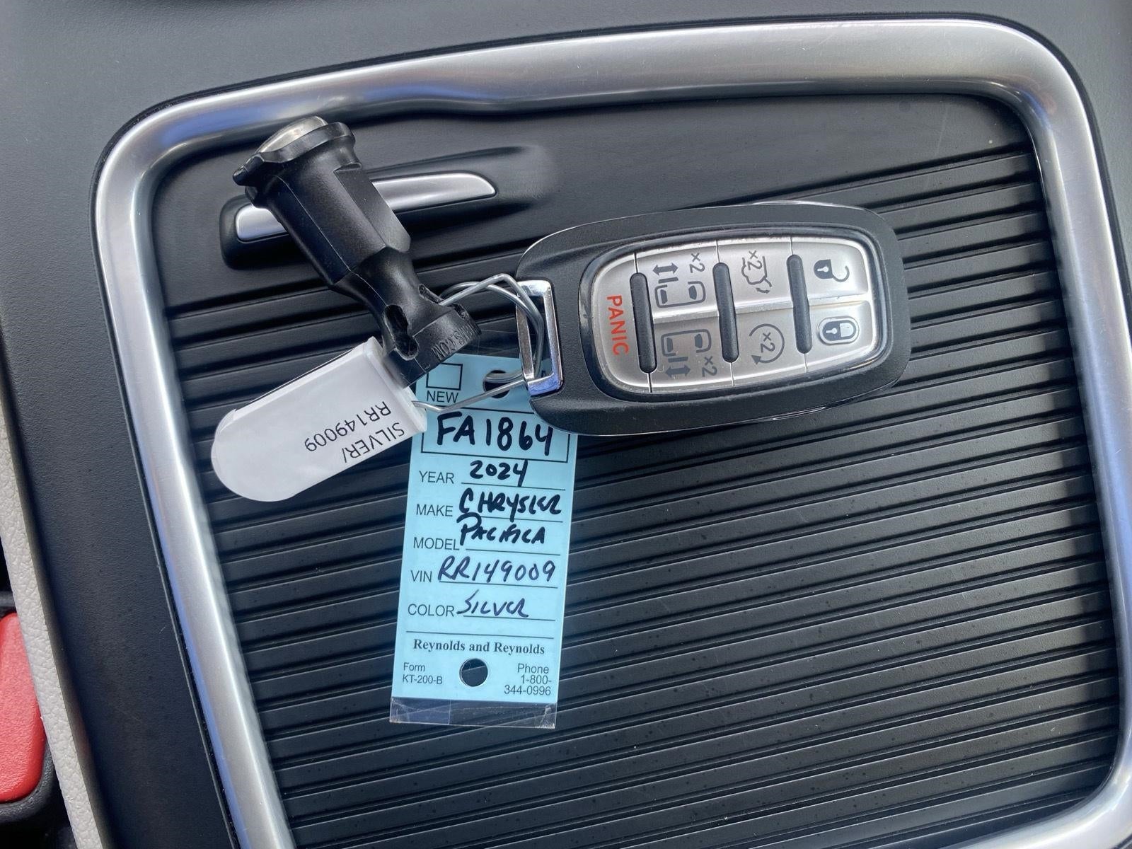 2024 Chrysler Pacifica Touring L FWD