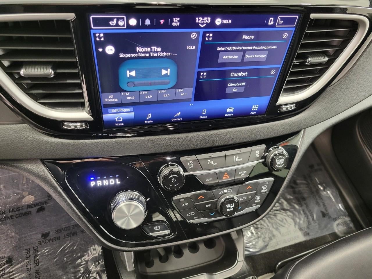 2025 Chrysler Pacifica Select