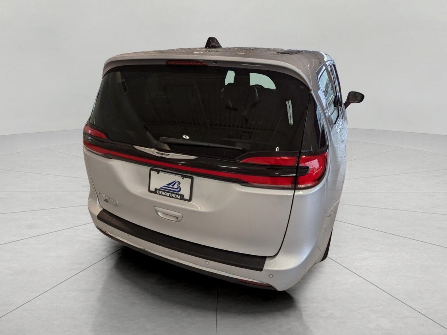 2024 Chrysler Pacifica Touring L FWD