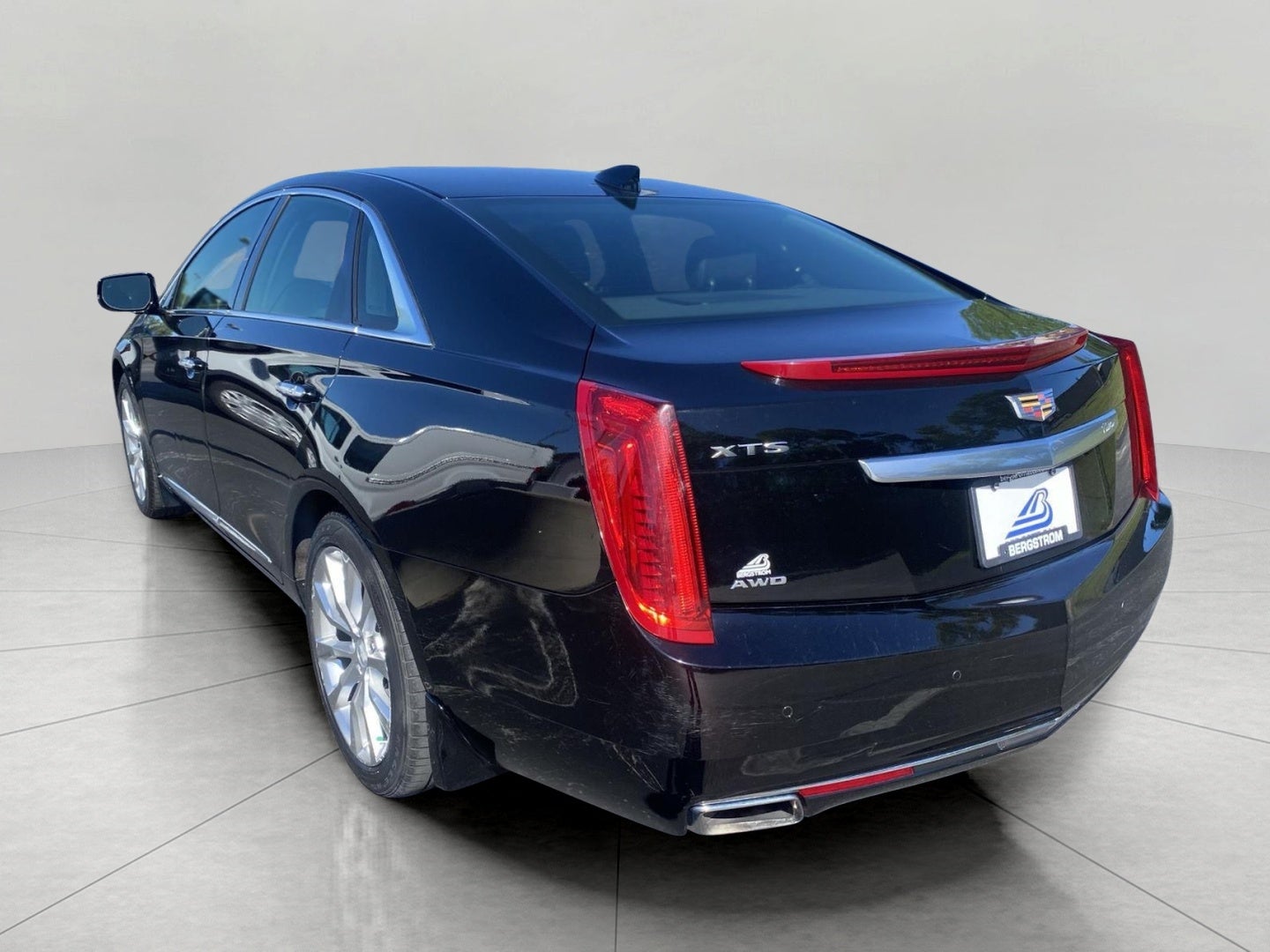 2017 Cadillac XTS 4dr Sdn Luxury AWD