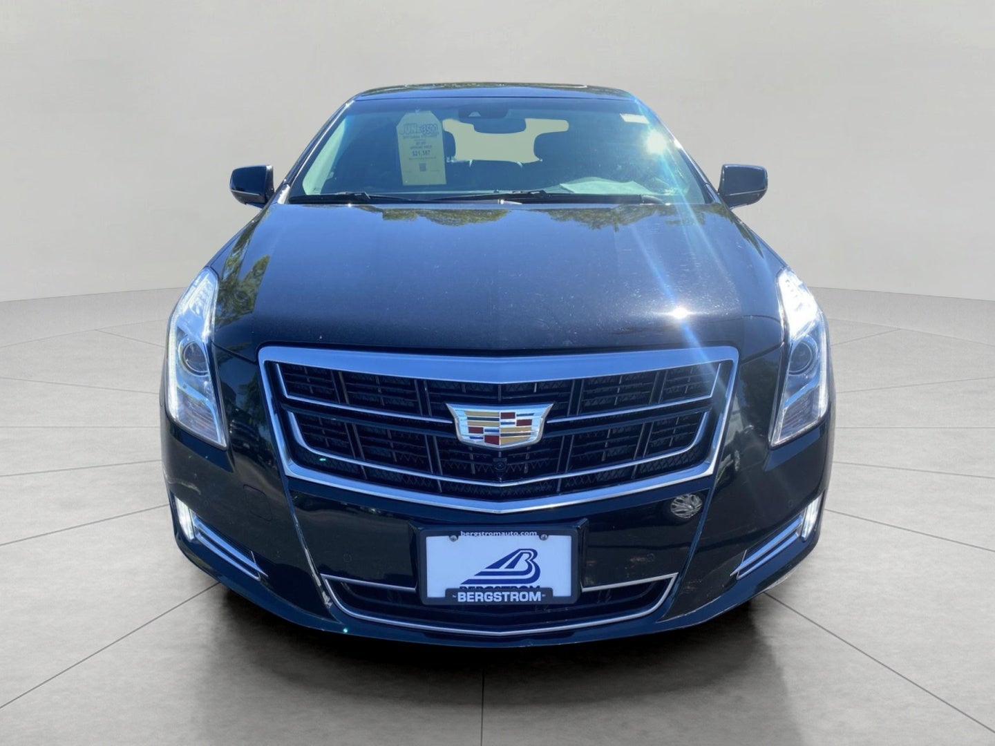 2017 Cadillac XTS 4dr Sdn Luxury AWD