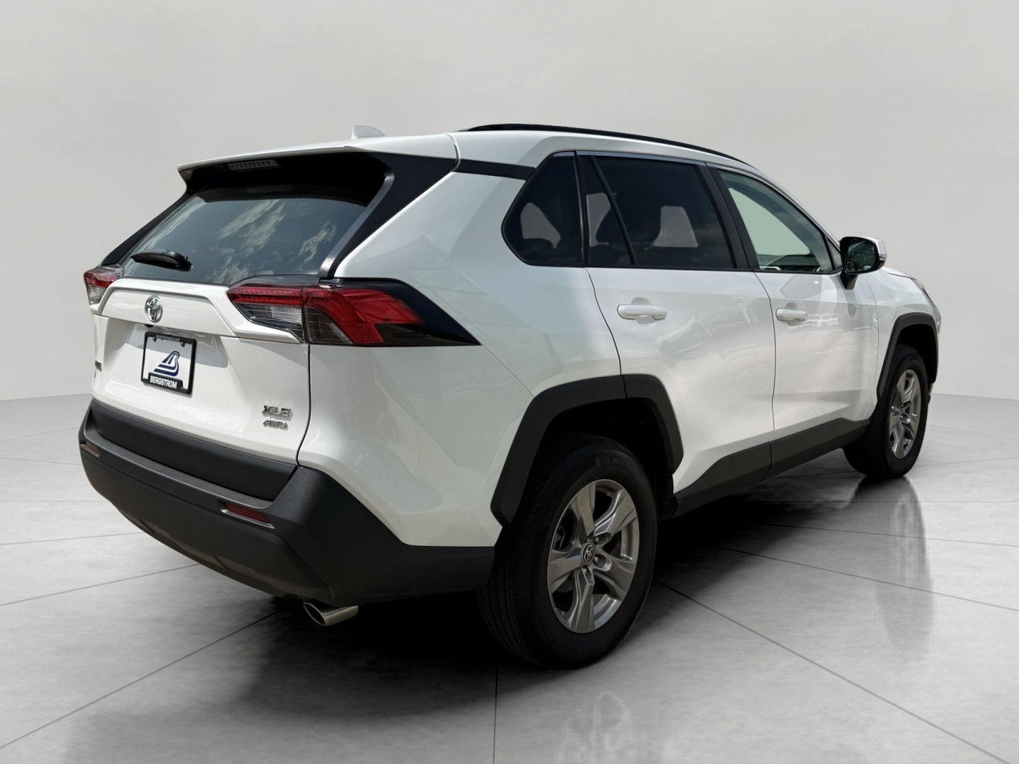 2025 Toyota RAV4 XLE AWD