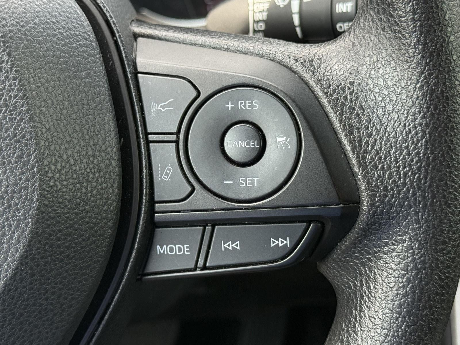 2025 Toyota RAV4 XLE AWD