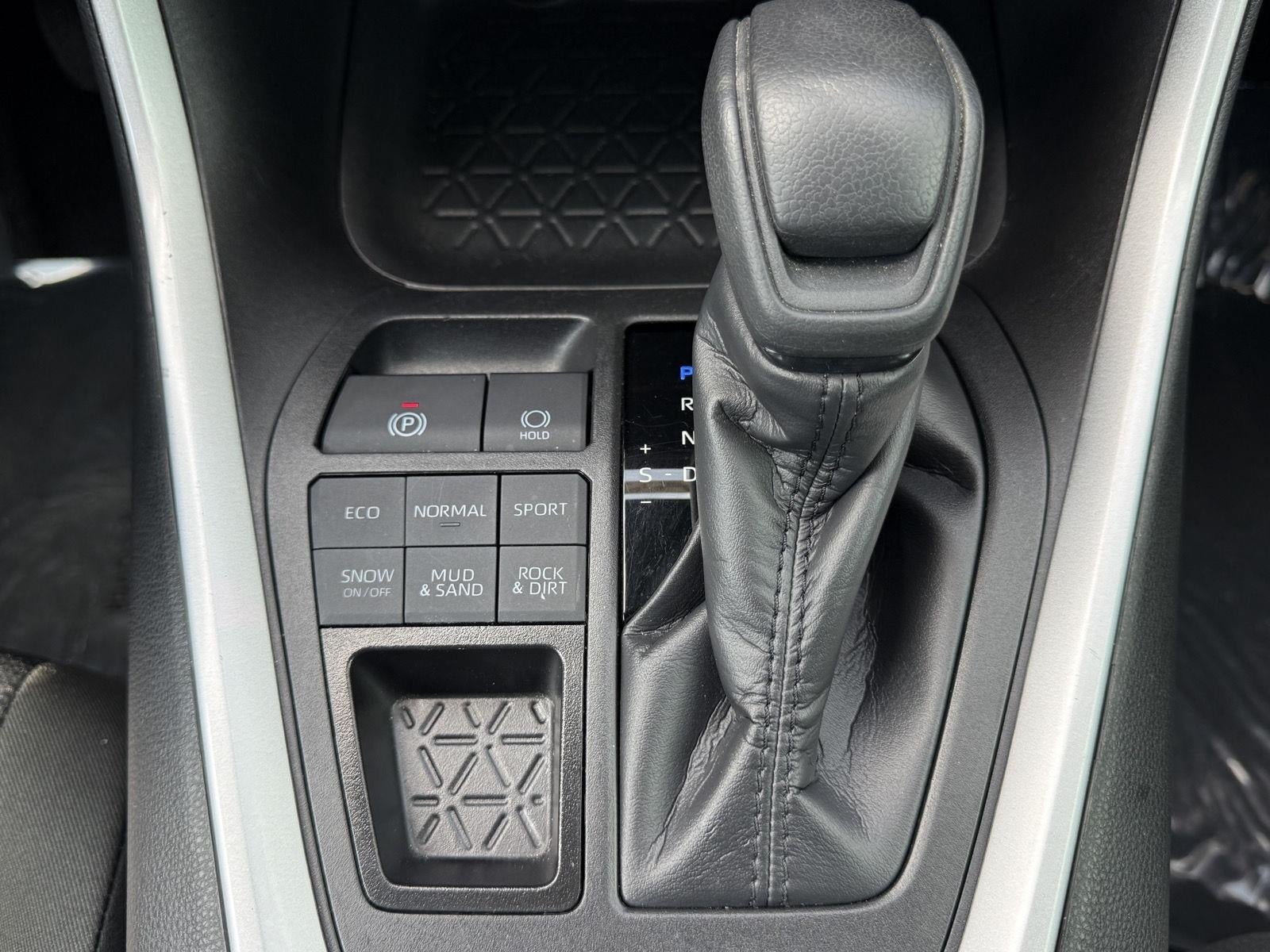 2025 Toyota RAV4 XLE AWD