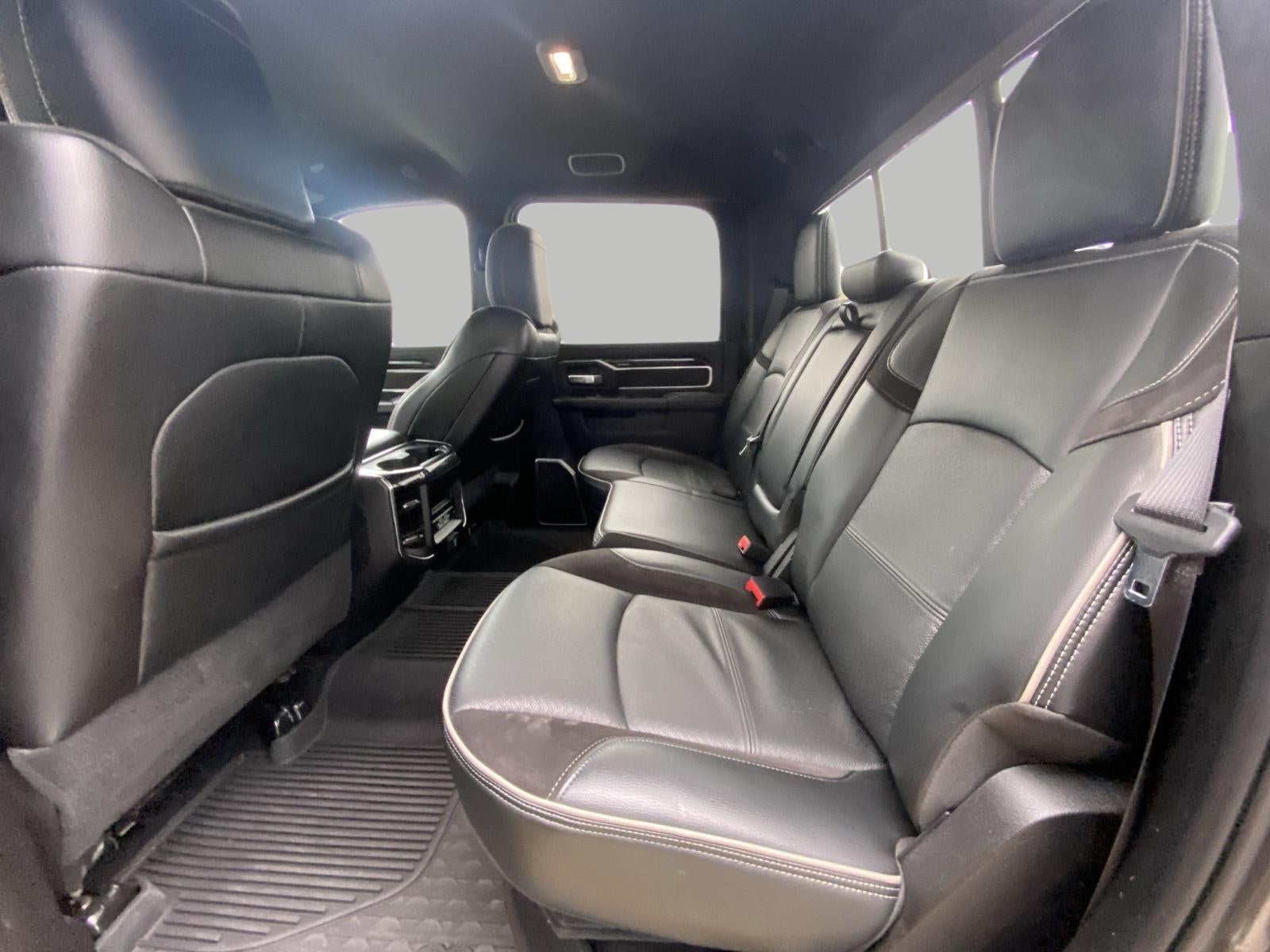 2022 RAM 3500 Laramie 4x4 Crew Cab 6'4 Box