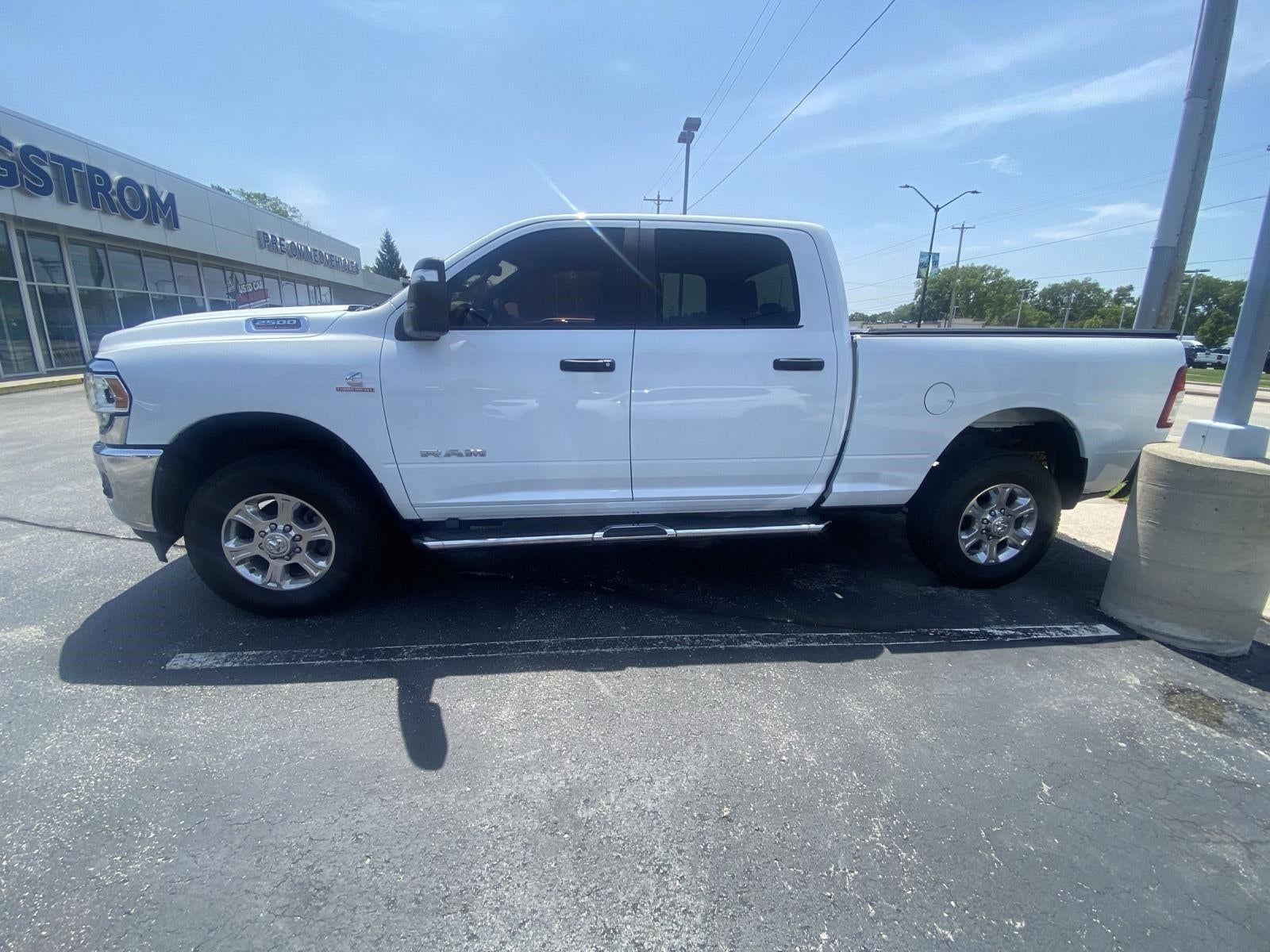 2023 RAM 2500 Big Horn 4x4 Crew Cab 6'4 Box