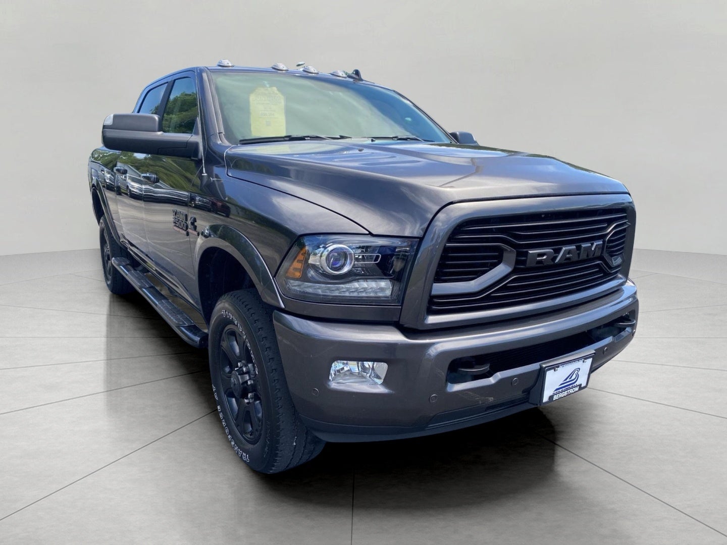 2018 RAM 2500 Laramie 4x4 Crew Cab 6'4 Box