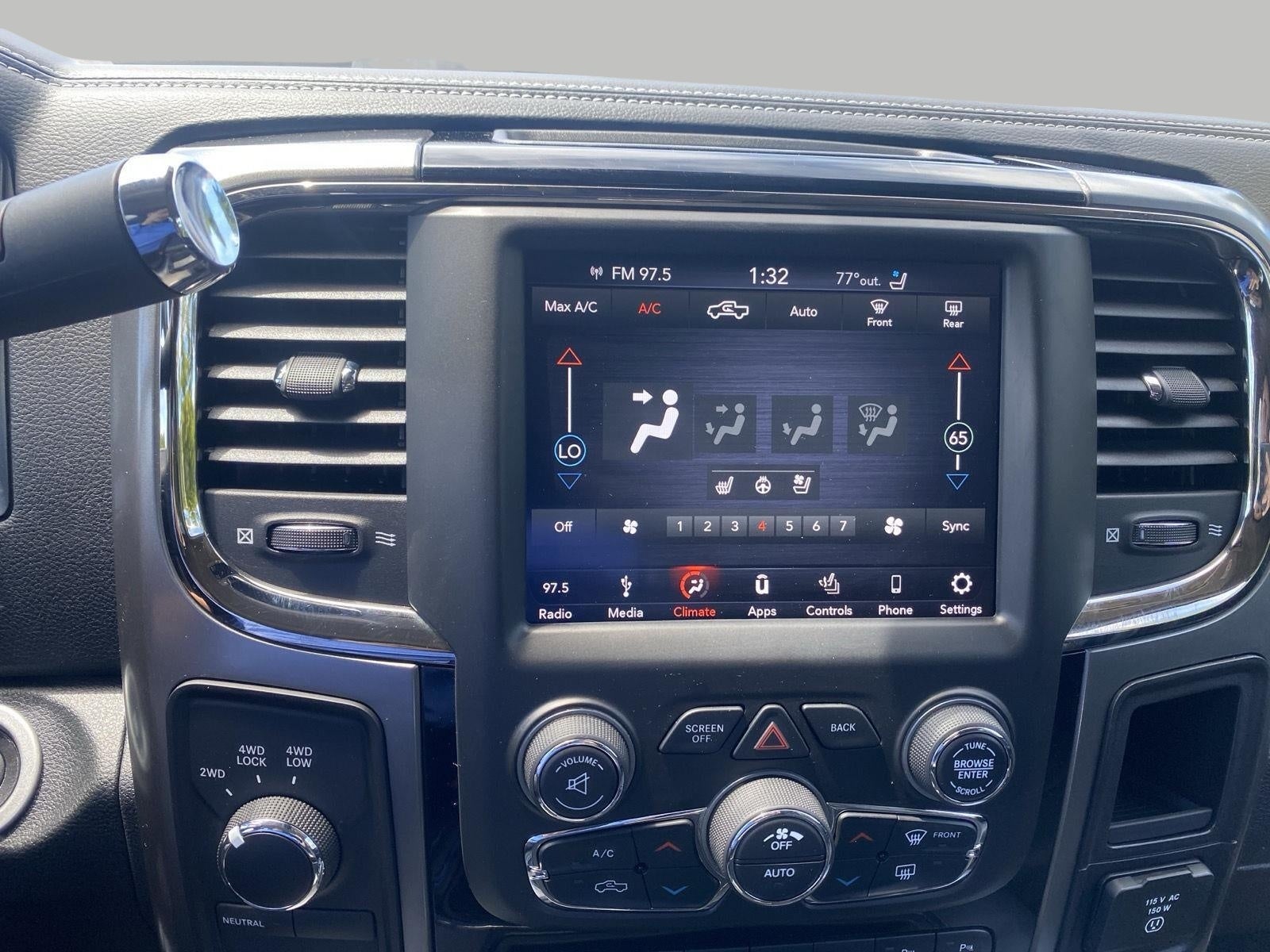 2018 RAM 2500 Laramie 4x4 Crew Cab 6'4 Box