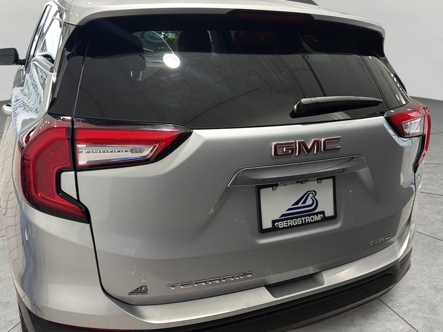 2022 GMC Terrain AWD 4dr SLE