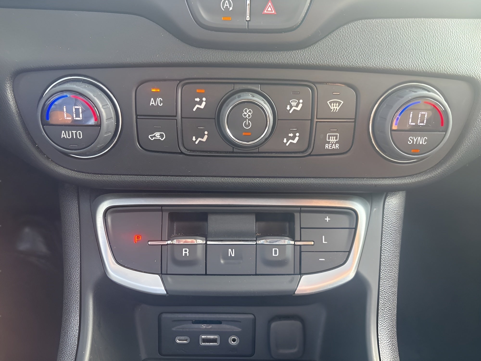 2024 GMC Terrain AWD 4dr SLT