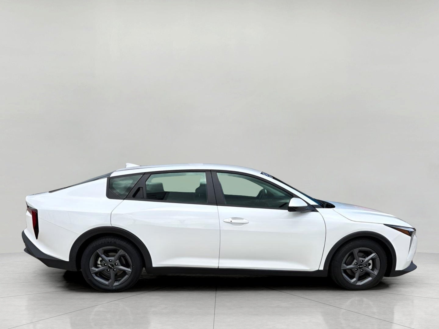 2025 Kia K4 LXS FWD