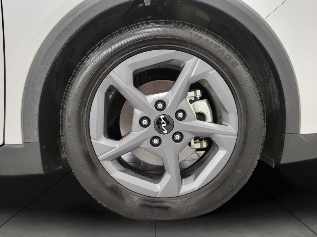 2025 Kia K4 LXS FWD