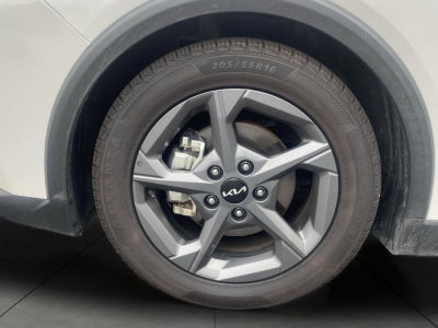 2025 Kia K4 LXS FWD
