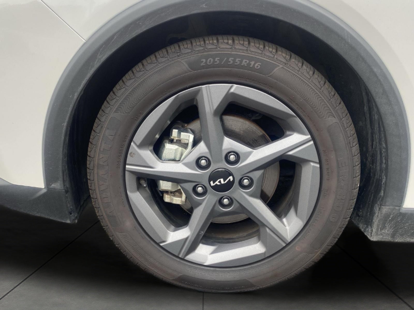 2025 Kia K4 LXS FWD