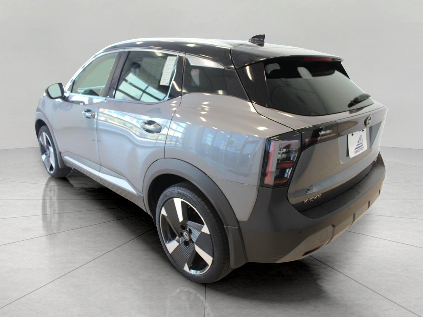 2025 Nissan Kicks SR AWD