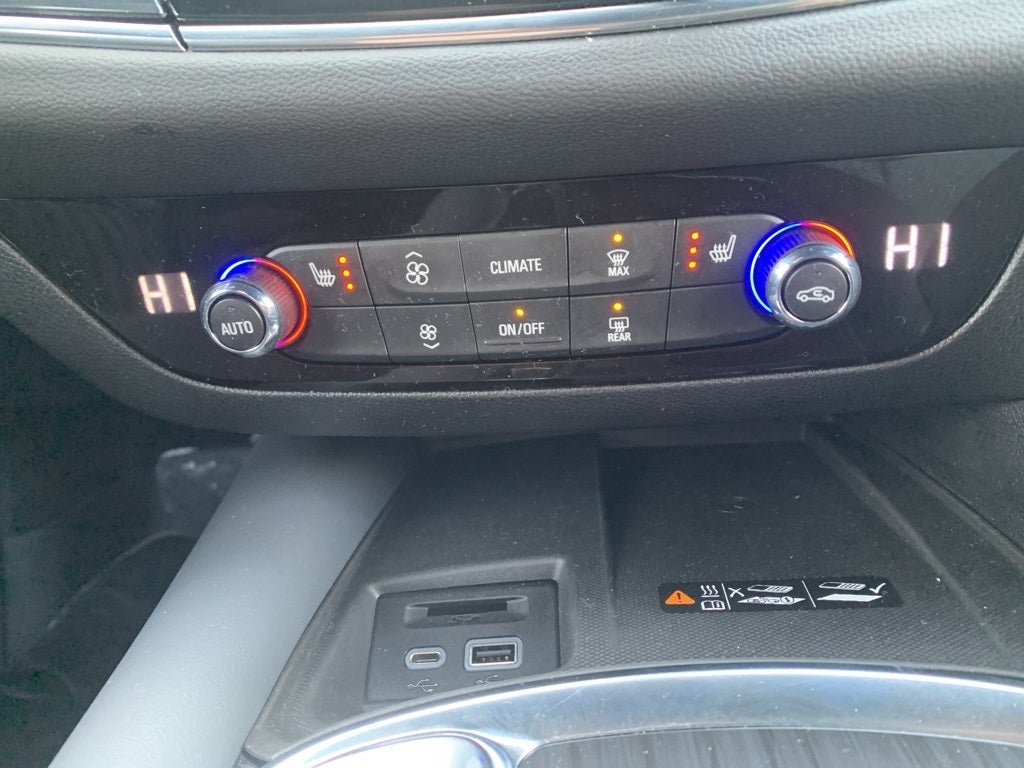 2024 Buick Enclave Essence