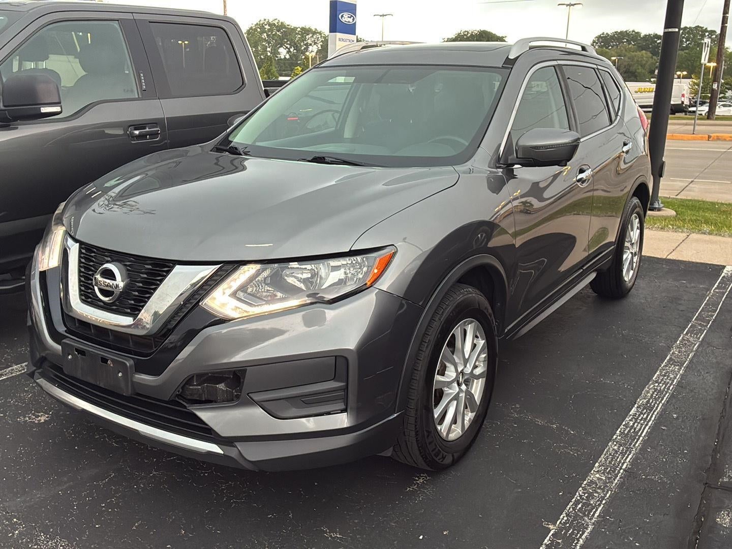 2017 Nissan Rogue SV