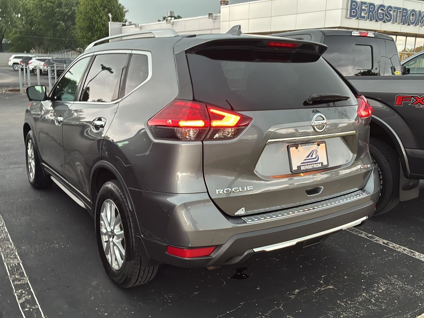 2017 Nissan Rogue SV