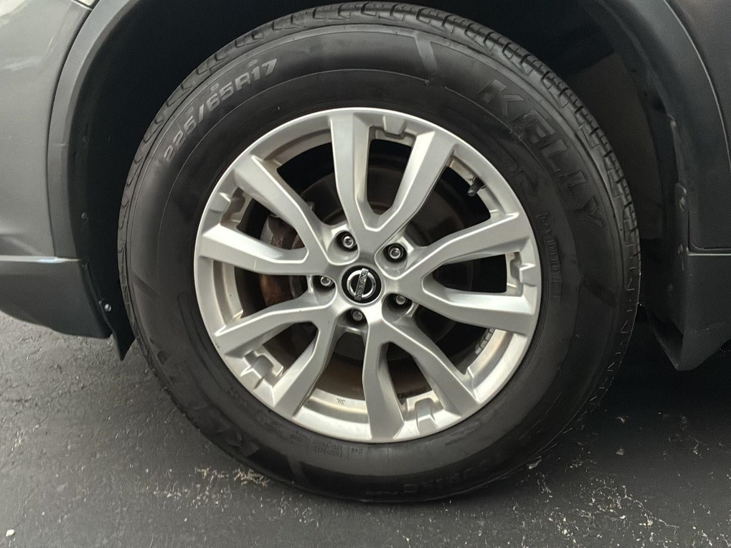 2017 Nissan Rogue SV