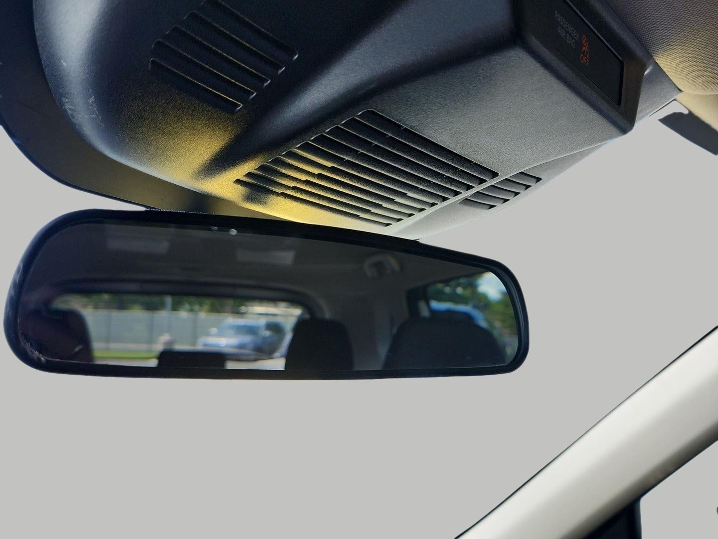 2025 Nissan Rogue SV - Photo 17