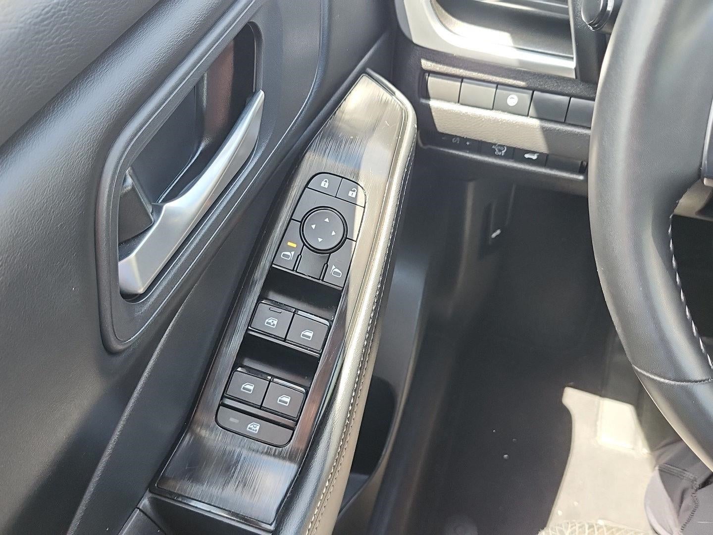 2025 Nissan Rogue SV - Photo 18