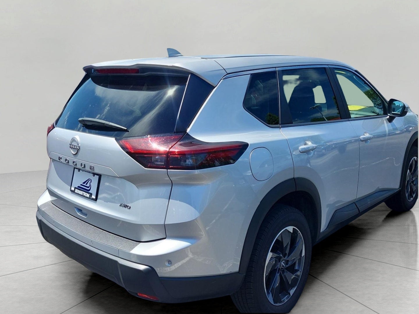2025 Nissan Rogue SV - Photo 7