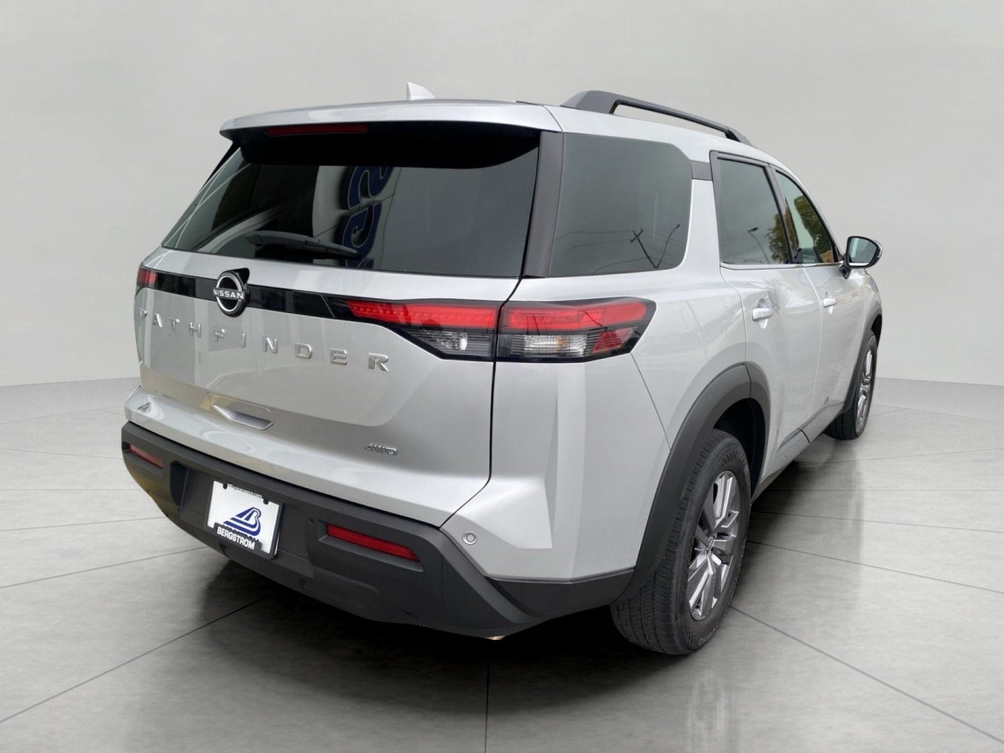 2025 Nissan Pathfinder SV 4WD