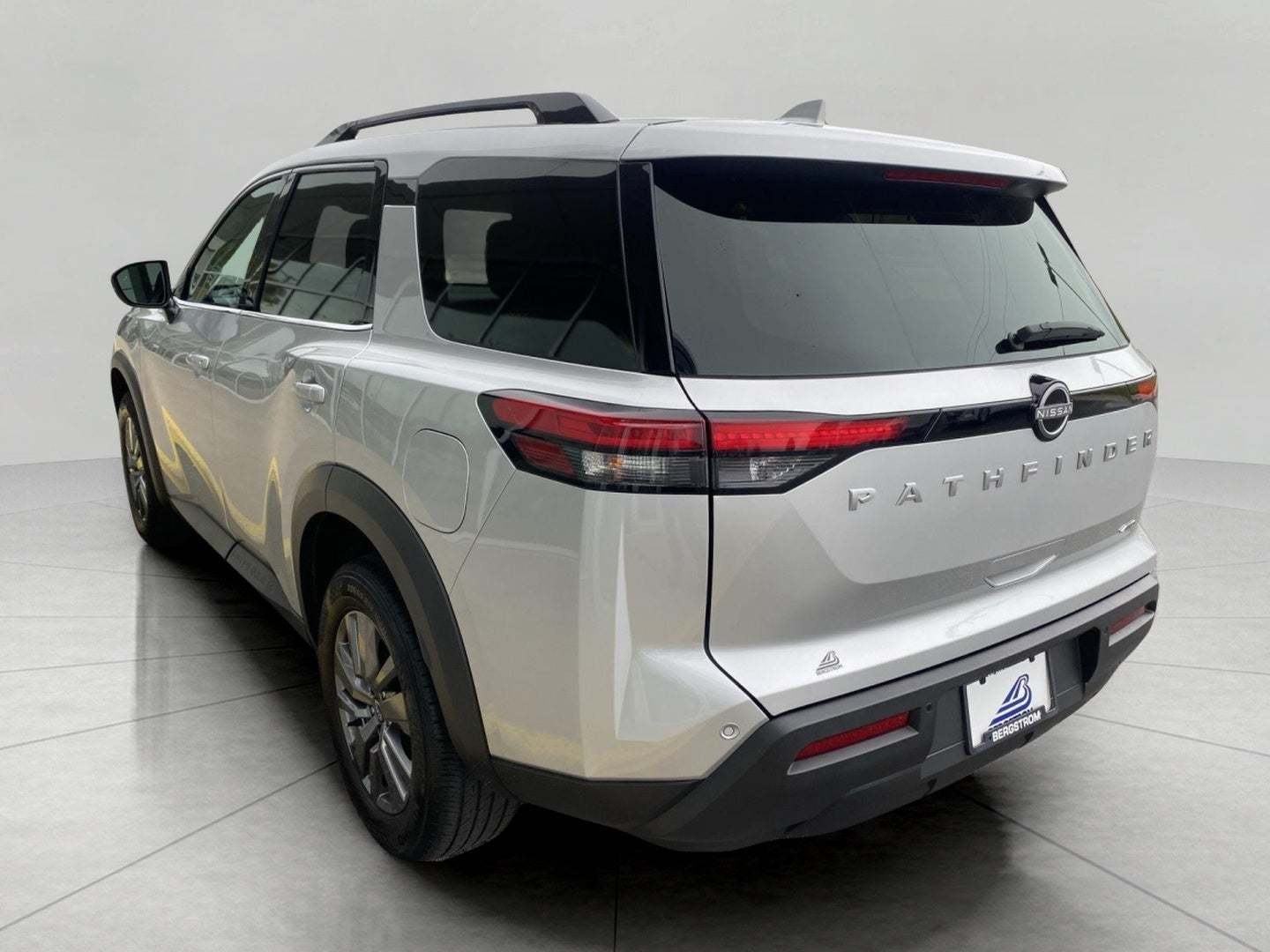 2025 Nissan Pathfinder SV 4WD