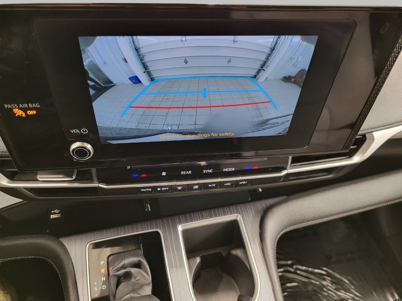 2025 Toyota Sienna LE 8 Passenger