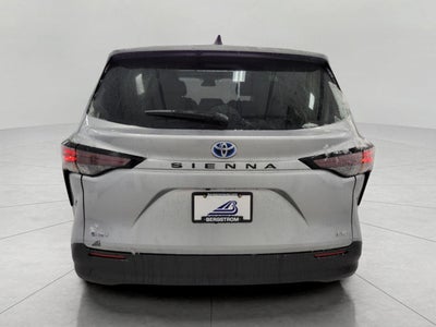2025 Toyota Sienna LE 8 Passenger