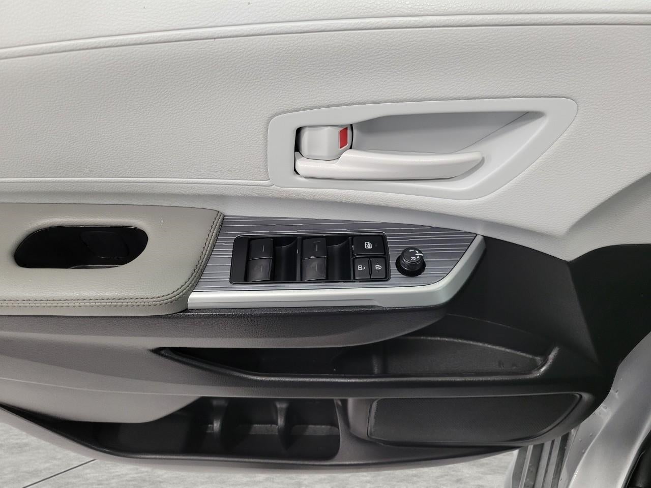 2025 Toyota Sienna LE 8 Passenger