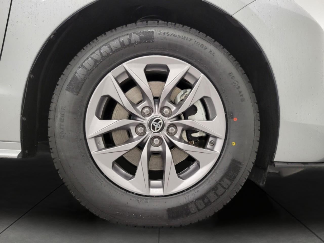 2025 Toyota Sienna LE 8 Passenger