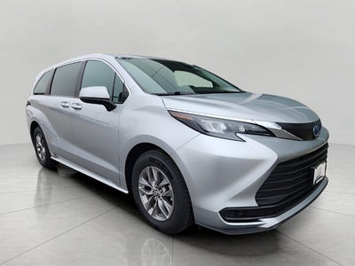 2025 Toyota Sienna LE 8 Passenger