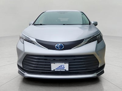 2025 Toyota Sienna LE 8 Passenger