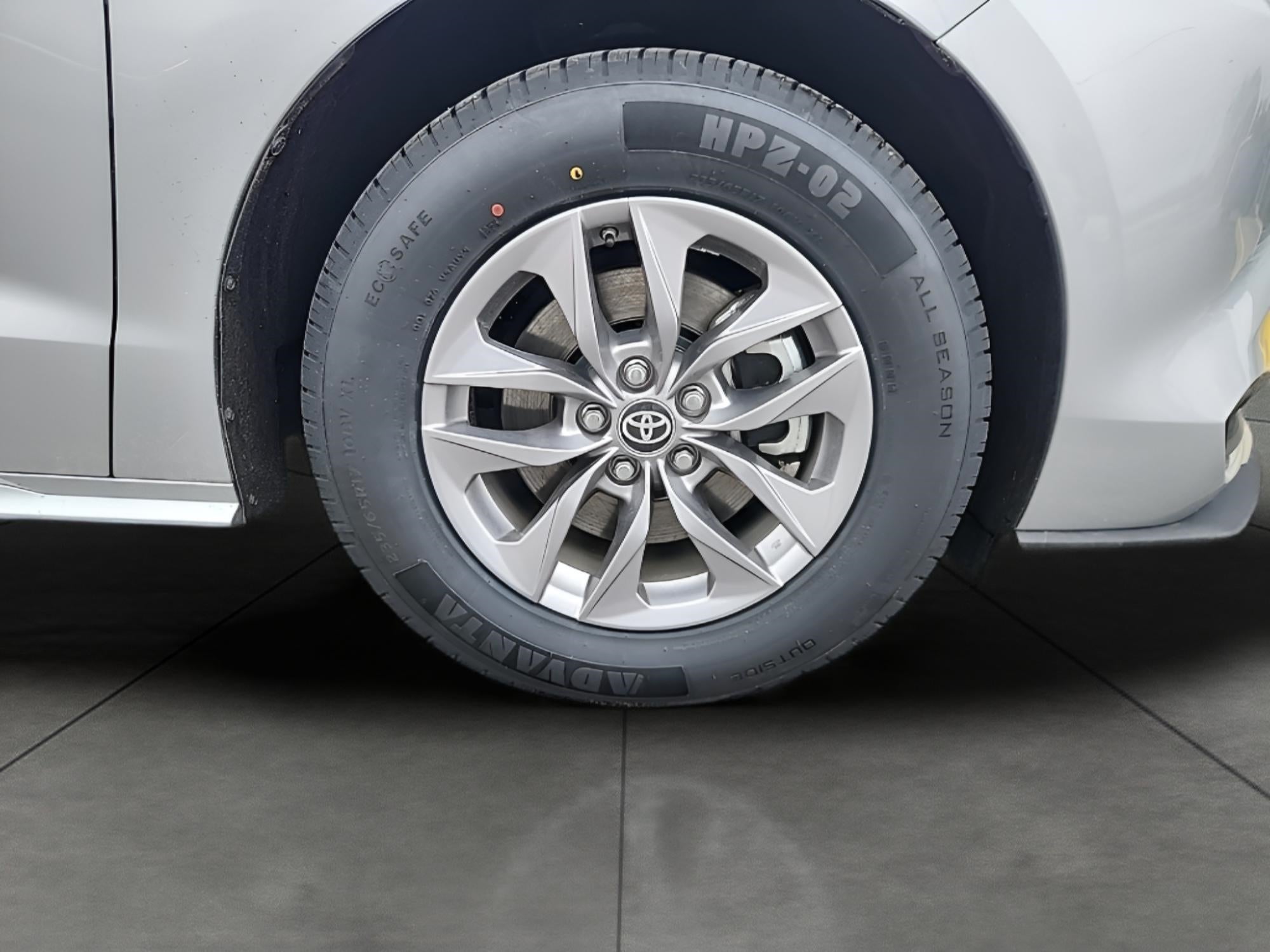 2025 Toyota Sienna LE 8 Passenger