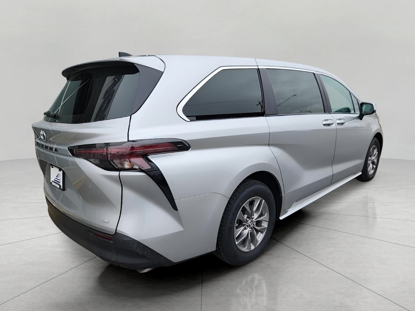 2025 Toyota Sienna LE 8 Passenger