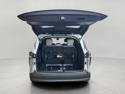 2025 Toyota Sienna LE 8 Passenger