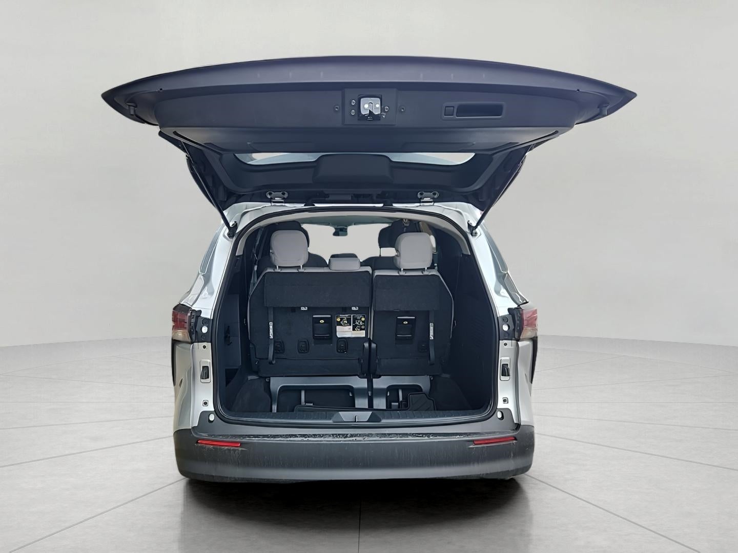 2025 Toyota Sienna LE 8 Passenger